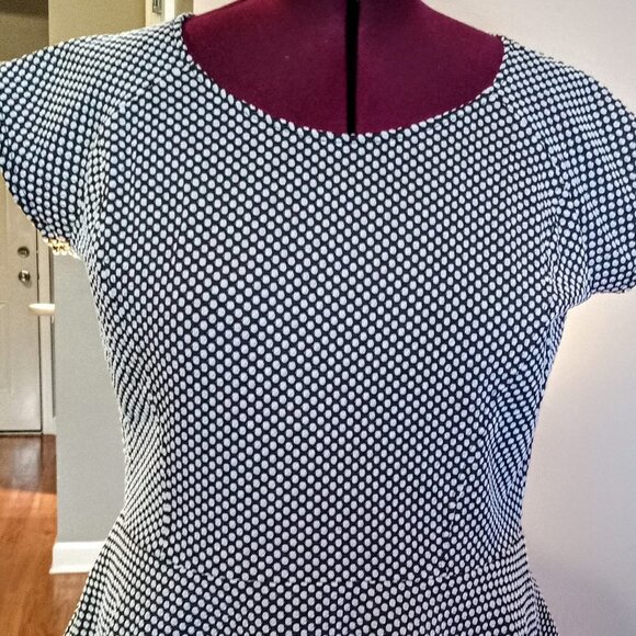 Worthington B/W Polka Dot Cap Sleeve Peplum Top - Picture 1 of 7